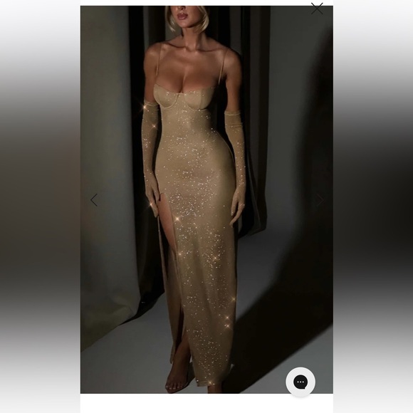 Baby boo Gold sparkly maxi dress
Perfect for prom dress - Picture 5 of 9